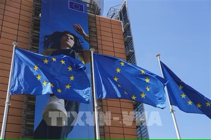Mỹ và EU chạy nước rút trước thời hạn áp thuế ngày 9/7