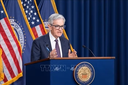 Fed ra tuyên bố cứng rắn giữa căng thẳng với Nhà Trắng