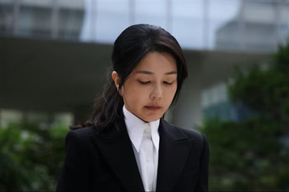 Cựu đệ nhất phu nhân Hàn Quốc gây phẫn nộ