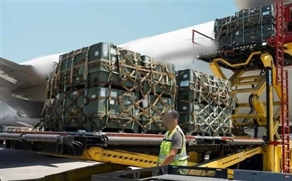 Hàng loạt máy bay vận tải quân sự hạ cánh, Israel đón tin vui?