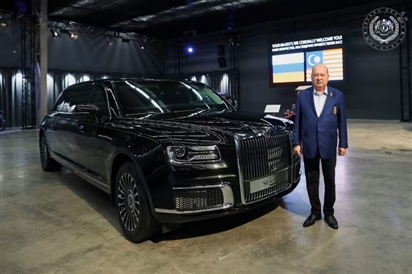 Quốc vương Malaysia được Nga tặng xe limousine hạng sang Aurus Senat