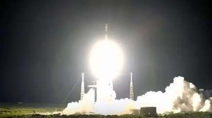 SpaceX của Elon Musk phóng vệ tinh bí ẩn