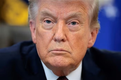 Tổng thống Mỹ nói Iran đề nghị ngừng bắn