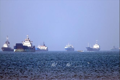 Mỹ tuyên bố dỡ bỏ phong tỏa eo biển Hormuz