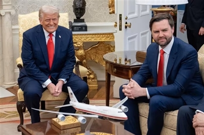 Phó tổng thống Mỹ 'giải cứu' ông Trump trong gang tấc ở Thượng viện