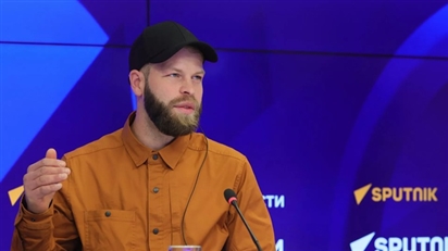 Công dân Mỹ hỗ trợ quân đội Nga trong chiến dịch đặc biệt nhận hộ chiếu Nga