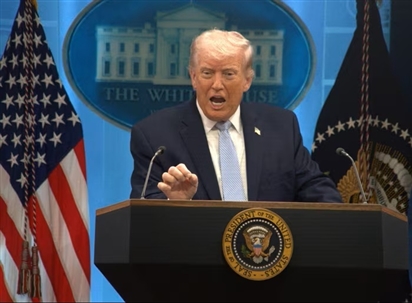 Tổng thống Trump tuyên bố Mỹ chặn tàu chở 'quà tặng' từ Trung Quốc tới Iran