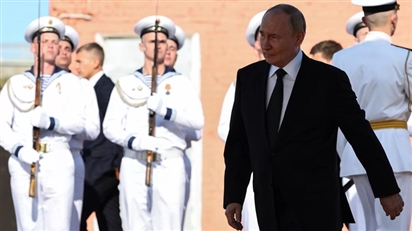 Tổng thống Putin thị sát tiến độ tập trận tác chiến của Hải quân Nga tại St. Petersburg