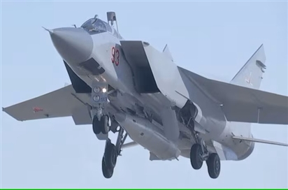 Tên lửa siêu thanh Kinzhal Nga xuyên thủng phòng không Ukraine