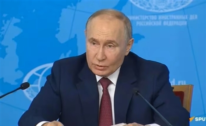 Tổng thống Putin phê chuẩn học thuyết bảo vệ tiếng Nga