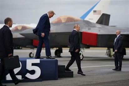 Cách ông Trump đón tiếp ông Putin có gì đặc biệt?