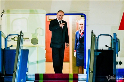 Tổng thống Putin rời Hà Nội về nước