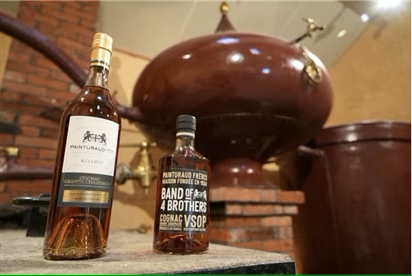 Trung Quốc miễn thuế chống bán phá giá cho các nhà sản xuất cognac lớn từ EU