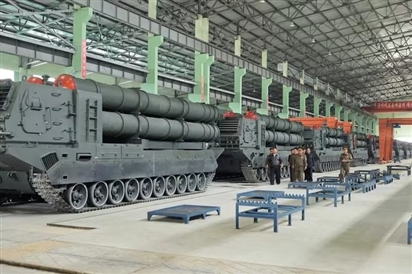 Tên lửa phóng loạt KN-25 bánh xích: Vũ khí đáng gờm đã được Triều Tiên sản xuất hàng loạt