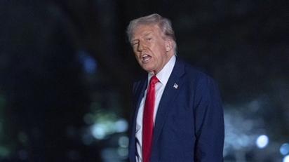 Đã biết lý do vì sao ông Trump không vội ném bom Iran