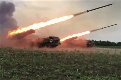 Nga đẩy mạnh tấn công, áp lực đè lên Ukraine ở nhiều hướng