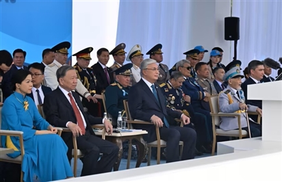 Tổng Bí thư Tô Lâm dự lễ duyệt binh mừng chiến thắng của Kazakhstan