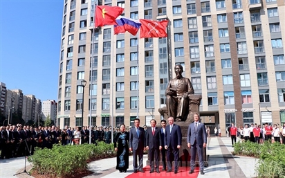 Khai trương Quảng trường Hồ Chí Minh tại Saint Petersburg