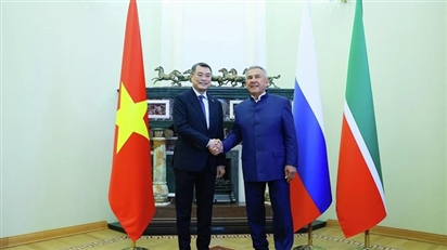 Thủ tướng Lê Minh Hưng gặp và làm việc với người đứng đầu Cộng hoà Tatarstan