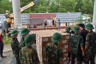 Hàng viện trợ của Nga đã tới Huế hỗ trợ đồng bào Việt Nam