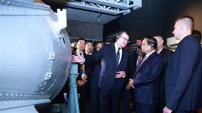 Thủ tướng Việt Nam thăm Bảo tàng Năng lượng nguyên tử và Trung tâm điều hành metro tại Moskva