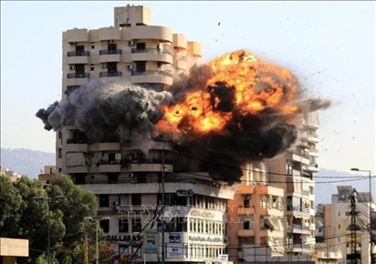 Israel dội bom dồn dập xuống thủ đô Liban trước giờ ngừng bắn với Hezbollah