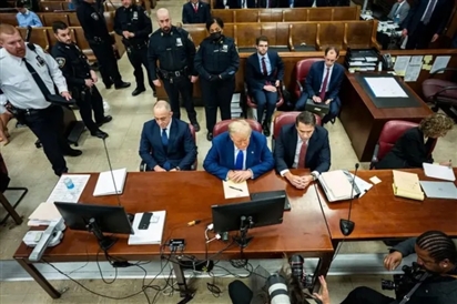Ông Trump phẫn nộ
