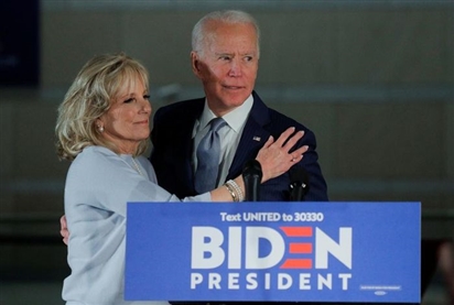 Bà Biden gọi đề xuất kiểm tra nhận thức tổng thống là ''nực cười''