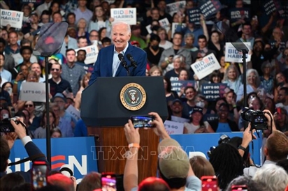 Tổng thống Mỹ Joe Biden phản ứng về quyền miễn trừ truy tố với ông Trump