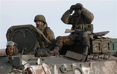 Nga ồ ạt dội hỏa lực tấn công các mục tiêu quân sự Ukraine