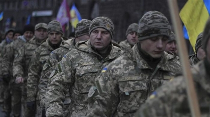 Ukraine gia hạn thiết quân luật và lệnh tổng động viên
