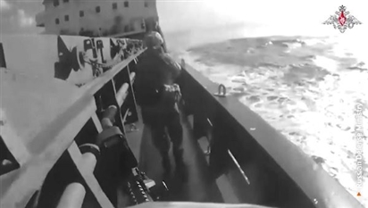 Nga tung đoạn phim kiểm tra tàu hàng trên Biển Đen