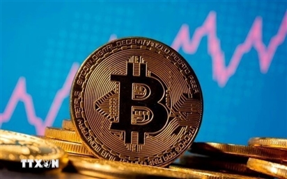 Bitcoin tăng mạnh sau khi Mỹ mở cửa quỹ hưu trí cho tiền mã hóa