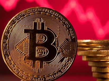 Nhà đầu tư bán tháo khi giá Bitcoin xuống dưới 30.000 USD
