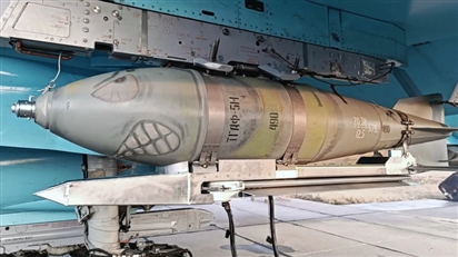 Nga ''chắp cánh'' cho bom, Ukraine chật vật ứng phó