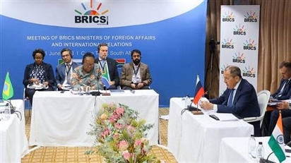Nga nói Tổng thống Pháp tham dự hội nghị thượng đỉnh BRICS là ''không phù hợp''