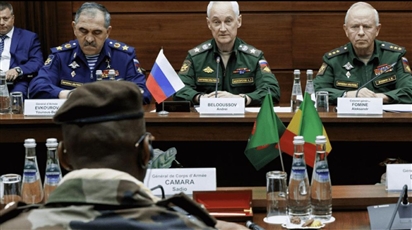 Quay lưng với phương Tây, ba nước Tây phi thảo luận hợp tác quốc phòng với Nga