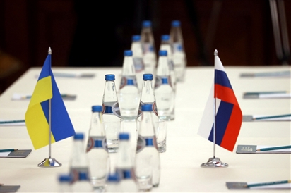 Nga và Ukraine từ bàn đàm phán đến triển vọng hòa bình ngày càng xa vời
