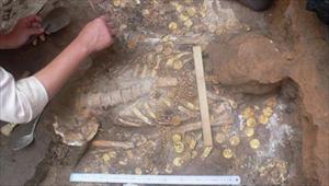 Nga phát hiện ngôi mộ 2.500 tuổi đầy châu báu