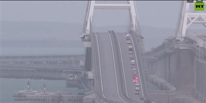 Nga thông xe trên cầu Crimea chưa đầy 24 giờ sau vụ nổ