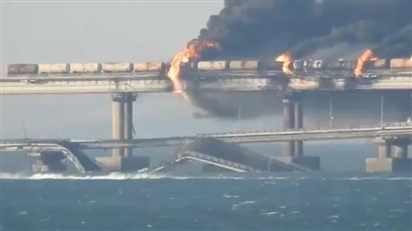 Ukraine nói vụ nổ trên cầu Crimea 'là sự khởi đầu'