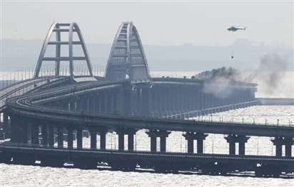 Ba người bị bắt giữ liên quan vụ nổ cầu nối Crimea