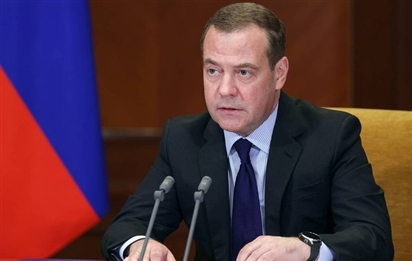 Ông Dmitry Medvedev thăm cơ sở huấn luyện ở Donetsk