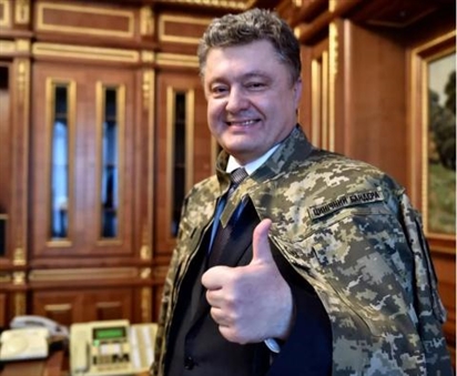 Cựu Tổng thống Poroshenko lại định trốn tòa