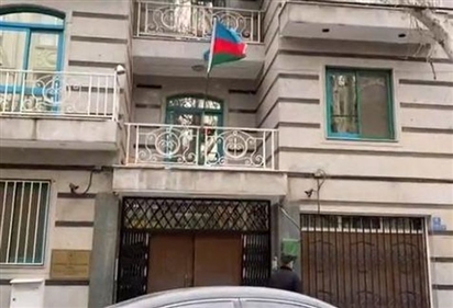 Tấn công nhằm vào Đại sứ quán Azerbaijan tại Iran, nhiều thương vong