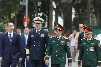 Đại tướng Phan Văn Giang tiếp xúc bên lề với Bộ trưởng Bộ Quốc phòng Trung Quốc
