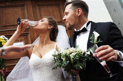 Quy định cấm cười to, say xỉn và đi giày bẩn trong đám cưới ở Nga