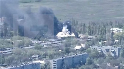 Clip kho đạn ở Avdiivka bị phá hủy
