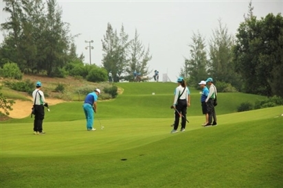 Đình chỉ công tác Giám đốc Sở Du lịch Bình Định chơi golf khi tỉnh giãn cách xã hội