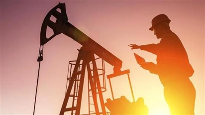 Giá xăng dầu tiếp đà tăng mạnh